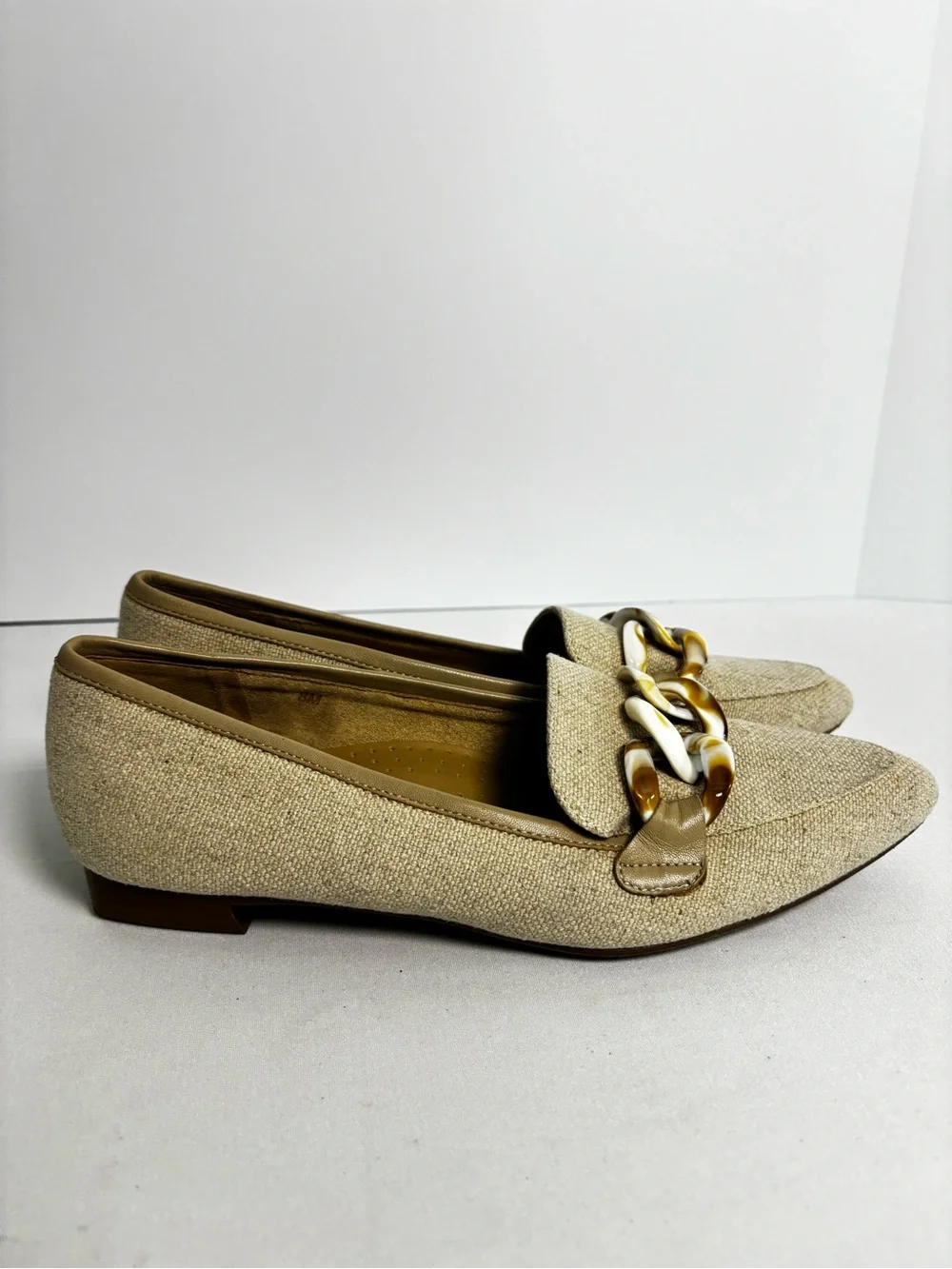 VANELi Womens 8M Beige Linen Loafers Tortoise Chain Pointed Toe Flats